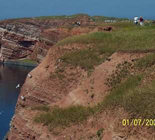 Blick über die roten Felsen auf Helgoland