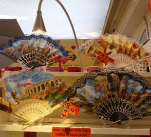 Souveniershop im innenhof von Julias Haus