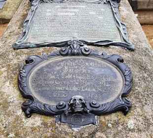 Die besonderen Bronzeplatten