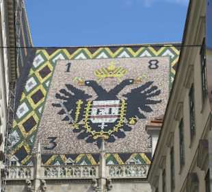 Das wunderschöne Dach des Stephansdoms in Wien