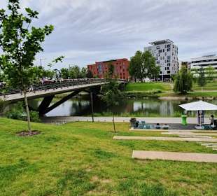 Am Ufer entlang