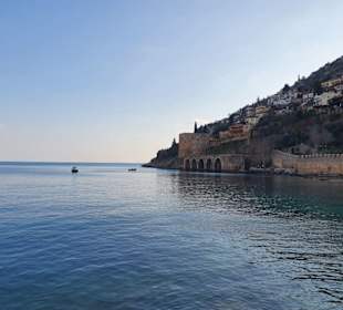 Burg Alanya - Burgmauer am Hafen