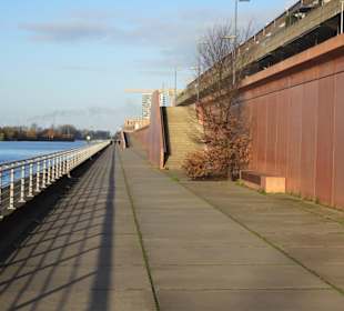 Promenade am Europahafen der Überseestadt
