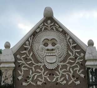 Rzeźbienia na Taman Sari