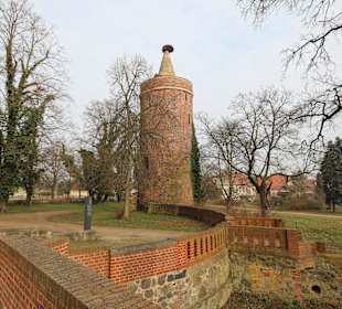 Storchenturm und Reste der Vorburg
