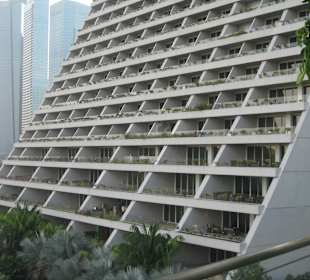 Zimmer vor der Stadtautobahn