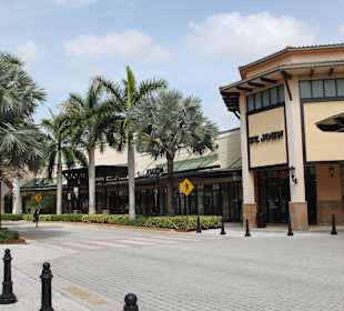 Sawgrass Mills Colonnade