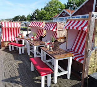 Plätze auf der Seeterrasse bei Gosch Flensburg
