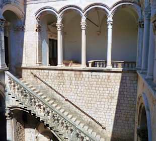 Treppe zum Obergeschoss