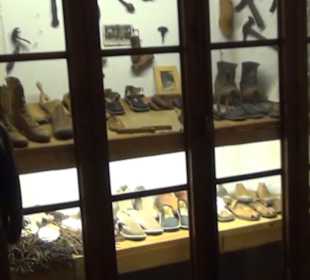 Erdgeschoss - Häute + Felle