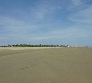 Breiter Strand, fast leer im Juli