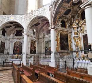 Der Kapellenkranz im Chor der Franziskanerkirche