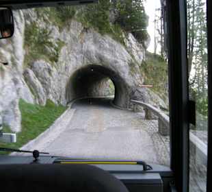 Zufahrtsstraße ist nur für die Spezialbusse frei