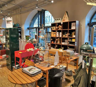 In den Verkaufsräumen des Manufactum Warenhauses