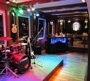 Pub Restaurant Piano