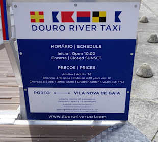 Der Hinweis zum Wassertaxi