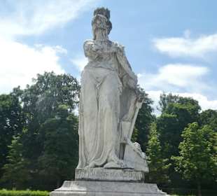 Götter und Göttinnen am Großen Parterre