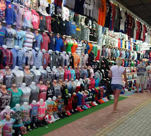 Bazar in 2 km Entfernung