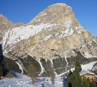 Sassongher im Winter von Westen