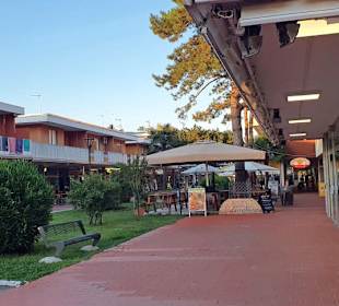 Lido dei Pini Einkaufsgeschäfte