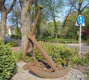 Am Rand von einem Radweg!