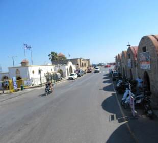 Mit dem Hop Bus in Rhodos Stadt unterwegs