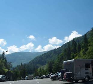 Große Parkmöglichkeit der Schwarzen und Weißen 