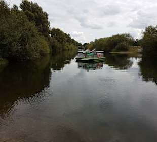 Holsterhausener Uferseite  Fähre kommt