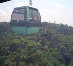 Mit dem Cable Car nach Sentosa