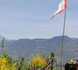 Tiroler Flagge am Haidenhof