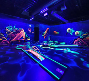 GlowZone 4D Schwarzlicht Minigolf