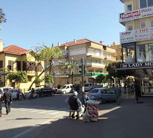 Überall Geschäfte, eine impulsierende Großsstadt