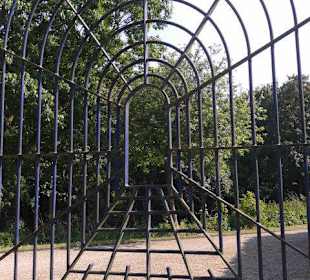 Tor zur Straßenseite