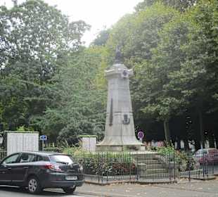  Kriegerdenkmal Chinon