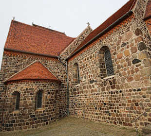 Außenansicht St. Crucis