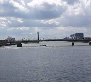 Blick auf die Deutzer Brücke