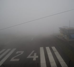 Auch das ist Flughafenidylle in Lukla