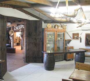 Ausstellungsraum neben dem Verkaufsraum