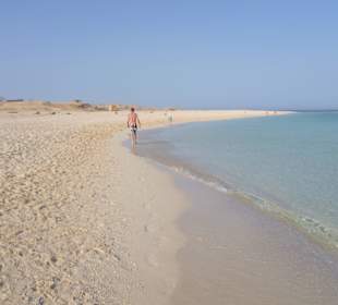 Menschenleerer Strand