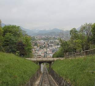 Funicolare  Monte San Salvatore.  Der Weg.
