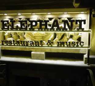 Eingang zum Lokal Elephant