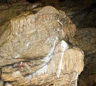 Detail der Sintergebilde - Belaer Tropfsteinöhhle