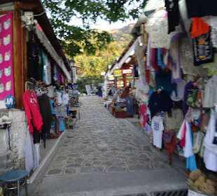 Dieser Weg führt zur Kirche von Zia