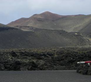 Vulkanlandschft Schranke zur Einfahrt