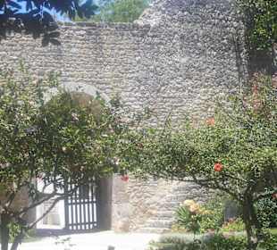 Im Innenhof der Burg