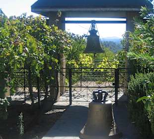 Glocken Klostergelände Moni Thari