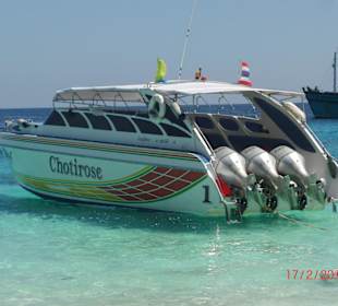 Dieses Speedboot brachte uns zu dem Siliman Inseln