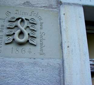 Inschrift am Schloss