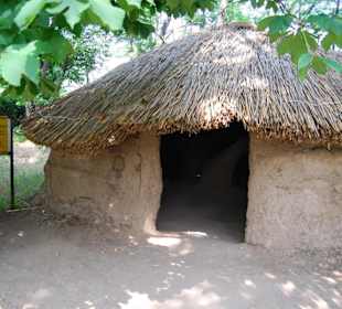 Реконструкция хижины сельской округи Танаиса.