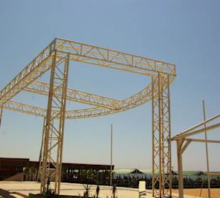 Strandbereich Evrenseki Bühne und Sprtveranst.